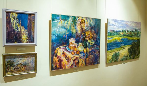 Видеосюжет о выставке работ члена Союза художников России Николая Садового